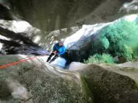 Grand rappel de 70m au canyon d'Angon