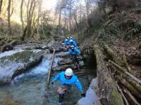 Progression dans le canyon d'Angon proche d'Annecy