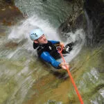 Descente du canyon d'Angon avec des groupes d'entreprise