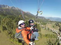 Paragliding flight, two seaters